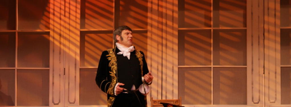 Photograph from Cosi FanTutte - lighting design by Pete Watts