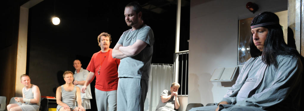 Photograph from One Flew Over the Cuckoo's Nest - lighting design by Michael Dobbs