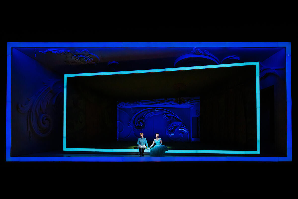 Photograph from Der Rosenkavalier - lighting design by Malcolm Rippeth