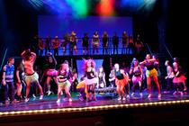 Photograph from The Wedding Singer - lighting design by Jonathan Haynes